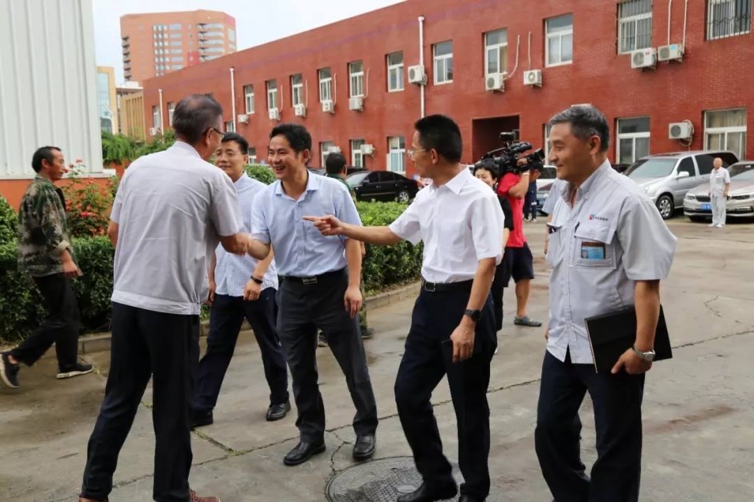 东华原医疗董事长接待各位来宾