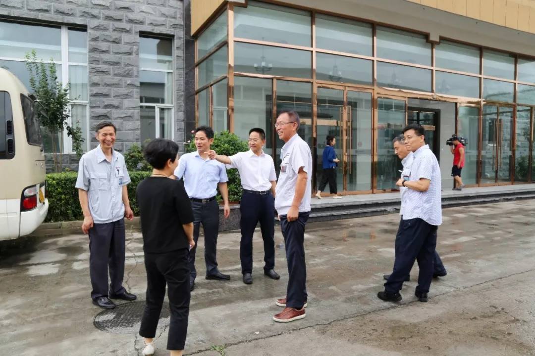 东华原医疗董事长接见总工会成员